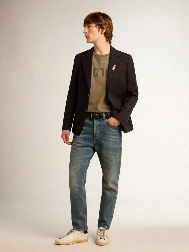Camiseta verde oliva para hombre con letras doradas