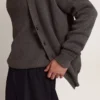Cardigan para hombre de algodón gris melange con logotipo en la espalda