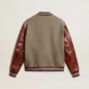 Chaqueta bomber de lana gris jaspeada con mangas de cuero