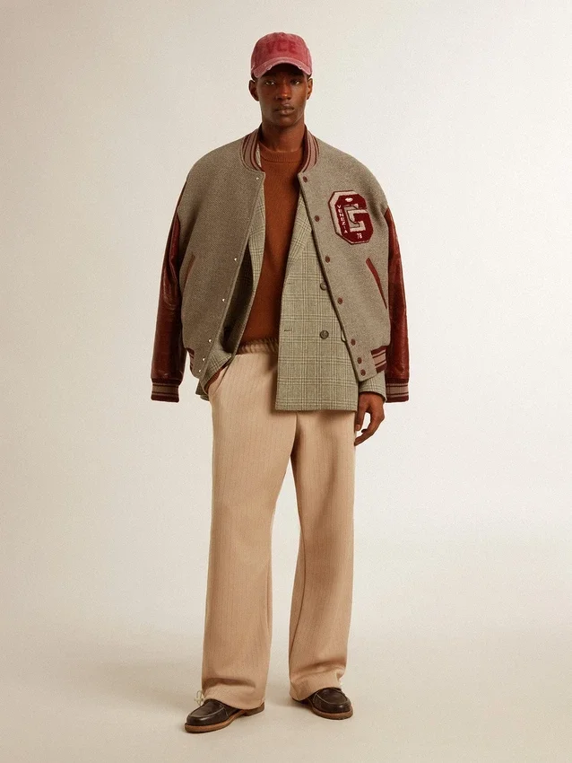 Chaqueta bomber de lana gris jaspeada con mangas de cuero