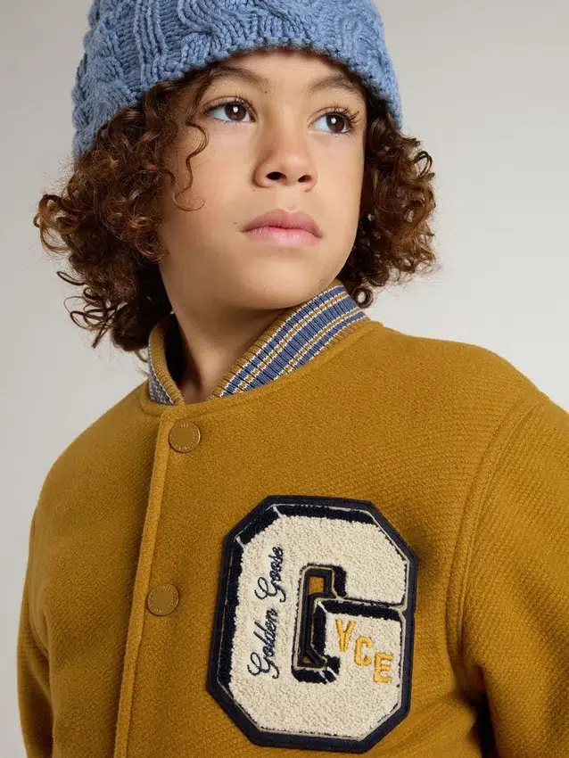 Chaqueta bomber de lana para niños en amarillo ocre con parche