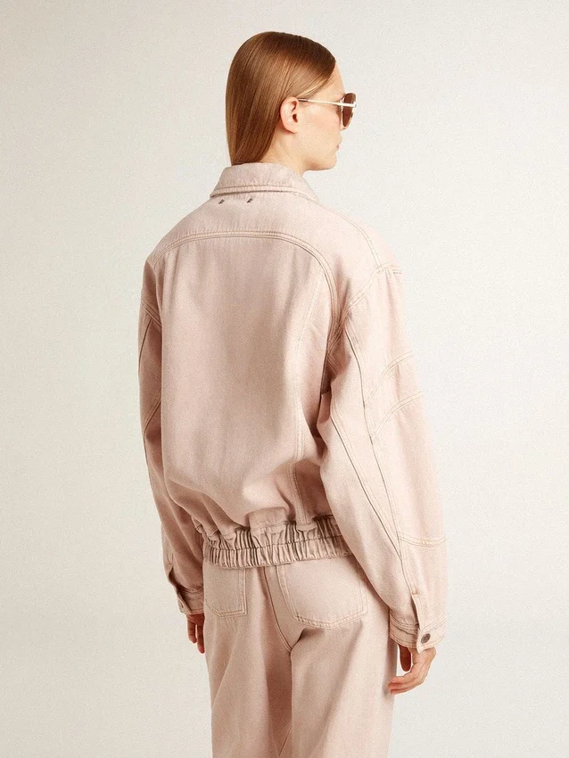 Chaqueta bomber de mezclilla teñida de rosa para mujer