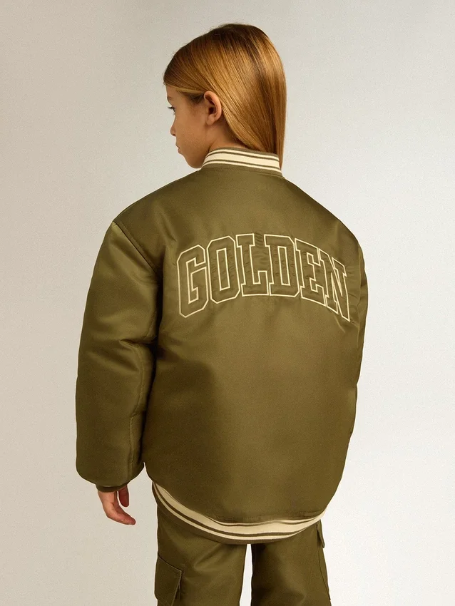 Chaqueta bomber de nylon verde militar para niños con letras en la espalda