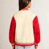Chaqueta bomber para niños de algodón en color beige y rojo con bordado en el pecho