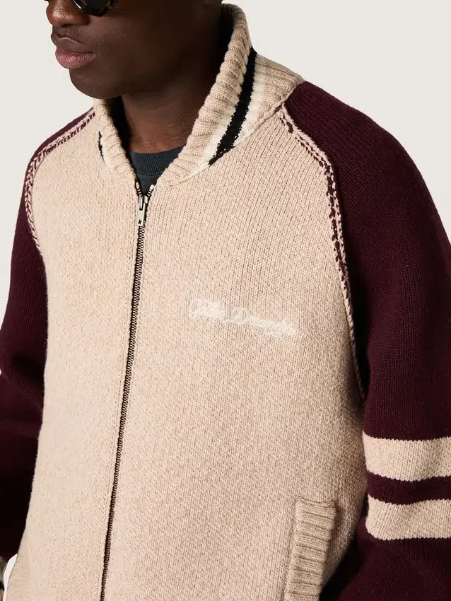 Chaqueta bomber unisex en tejido de punto jacquard blanco y burdeos