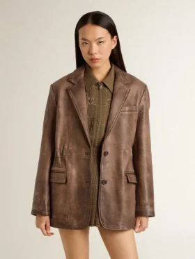 Chaqueta de cuero marrón para mujer