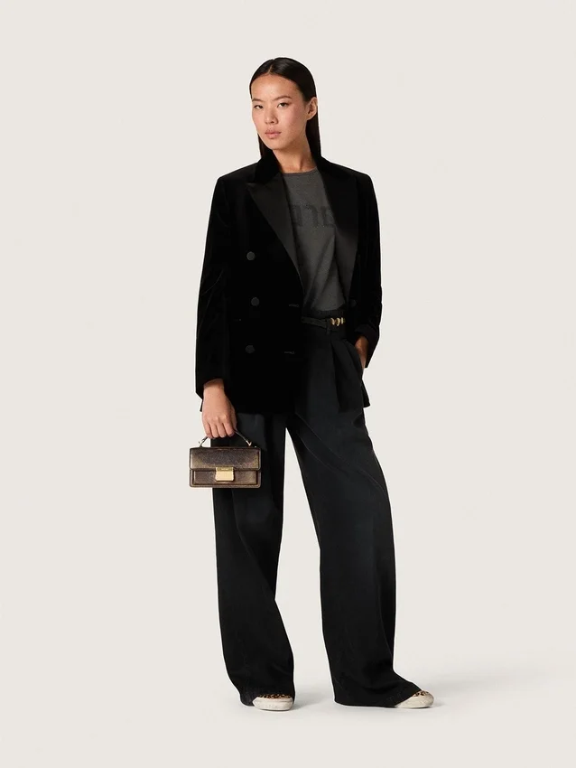 Chaqueta de doble botonadura para mujer en terciopelo negro con solapas de satén negro
