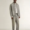 Chaqueta de mezclilla gris para hombre con tachuelas