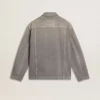 Chaqueta de mezclilla gris para hombre con tachuelas