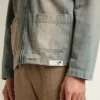 Chaqueta de mezclilla para hombre con efecto desgastado y cremallera