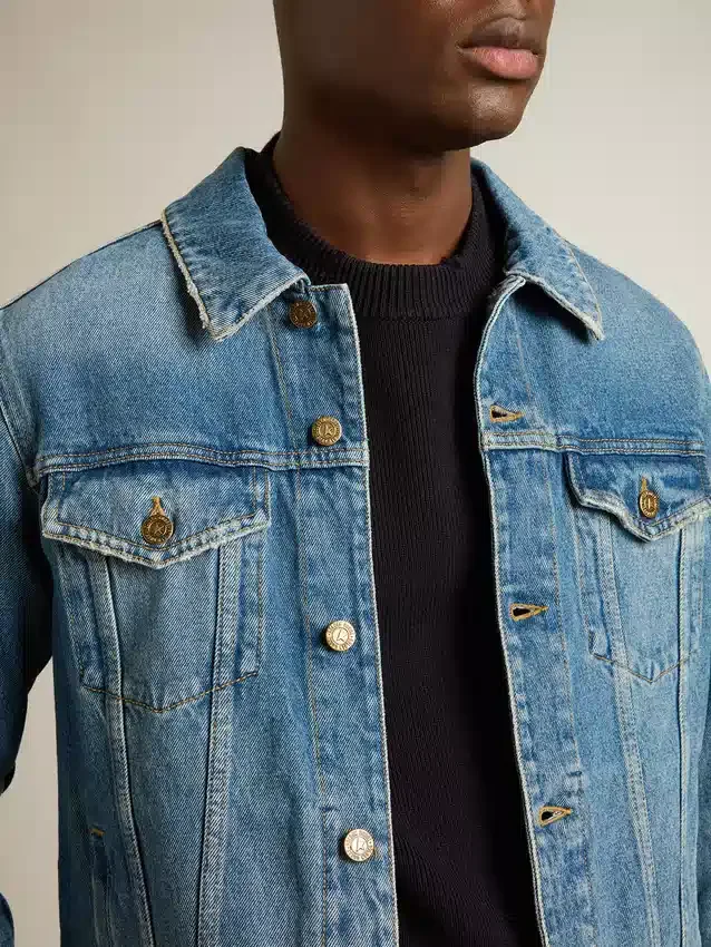 Chaqueta de mezclilla para hombre con lavado medio