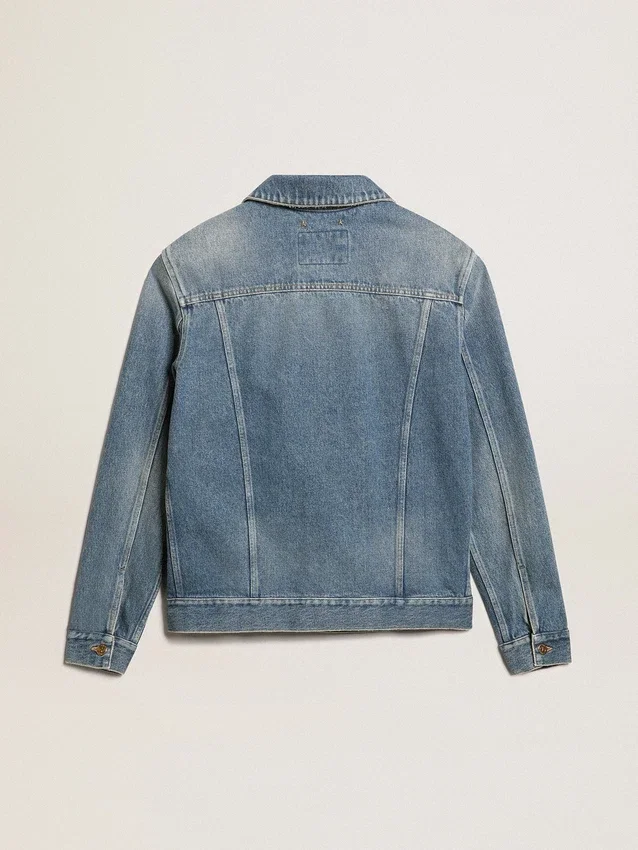 Chaqueta de mezclilla para hombre con lavado medio