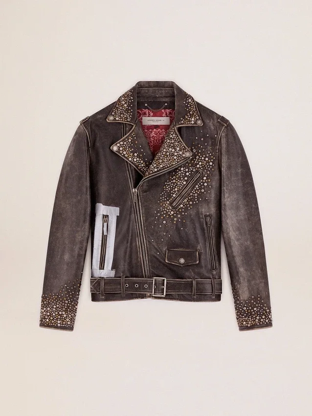 Chaqueta de motociclista de cuero para hombre con tachuelas martilladas y cinta adhesiva