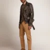 Chaqueta de motociclista de cuero para hombre con tachuelas martilladas y cinta adhesiva