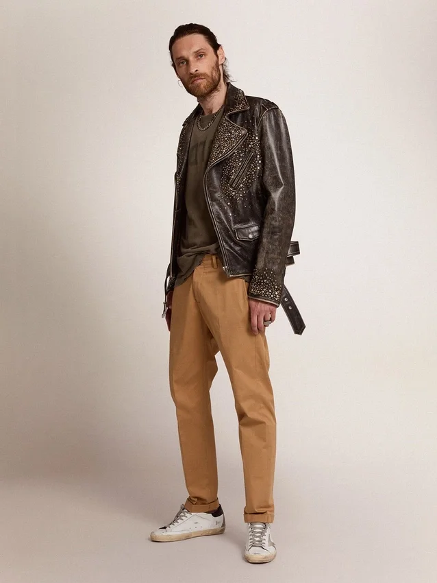 Chaqueta de motociclista de cuero para hombre con tachuelas martilladas y cinta adhesiva