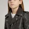 Chaqueta de motociclista para niños en cuero desgastado