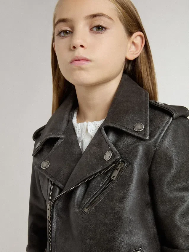 Chaqueta de motociclista para niños en cuero desgastado