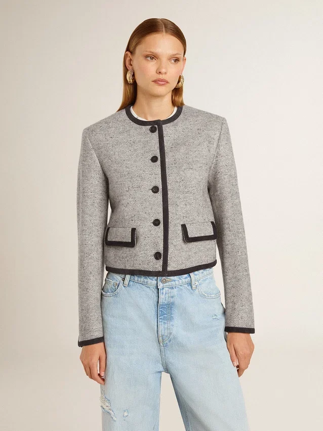 Chaqueta de mujer de lana y seda gris con ribetes de gamuza negra