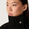 Chaqueta oversize para mujer en sarga de algodón negra con bordado floral de lentejuelas