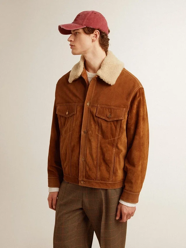 Chaqueta para hombre en piel dividida color tabaco con cuello de piel de oveja