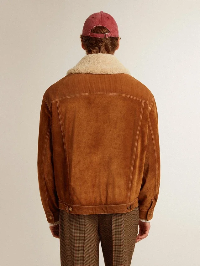 Chaqueta para hombre en piel dividida color tabaco con cuello de piel de oveja
