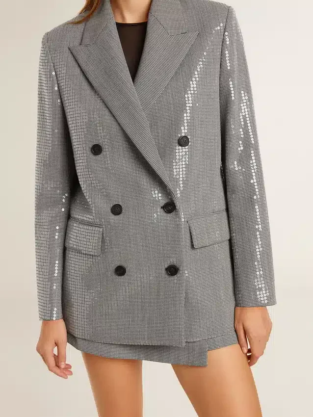 Chaqueta tipo «boyfriend» de lana con doble botonadura, en microcuadros de pata de gallo y lentejuelas