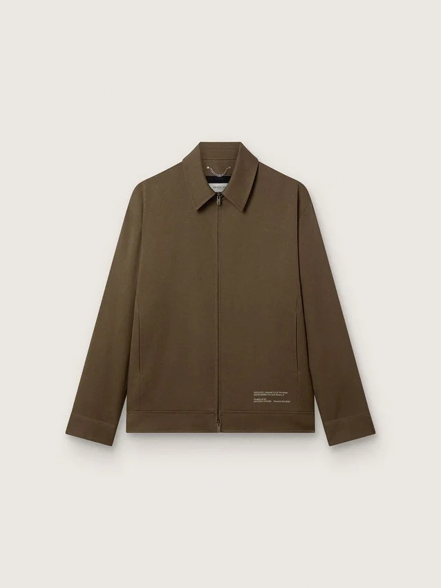 Chaqueta tipo coach de gabardina de lana para hombre con bordados