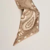 Cinta de sarga de seda gris paloma con diseño de paisley