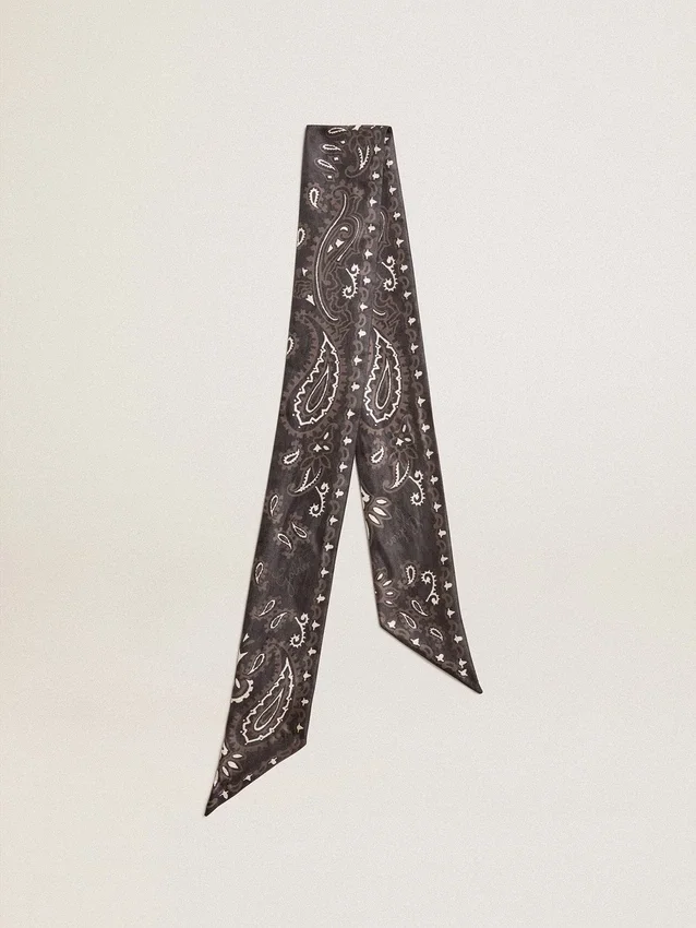 Cinta de sarga de seda negra con diseño de paisley