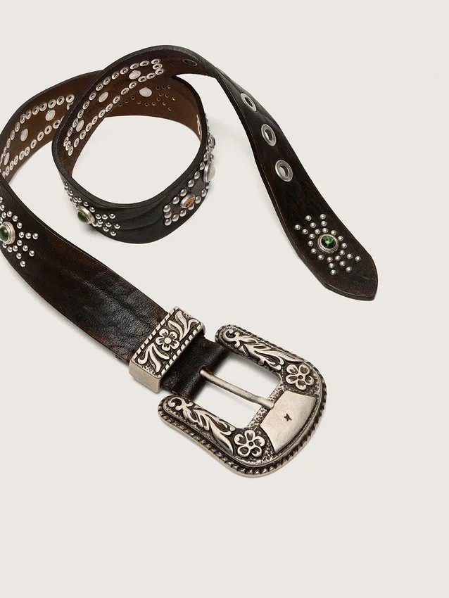 Cinturón de cordones en cuero lavado color tostado con tachuelas e incrustaciones