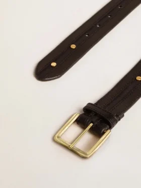 Cinturón negro para mujer de cuero lavado con tachuelas doradas