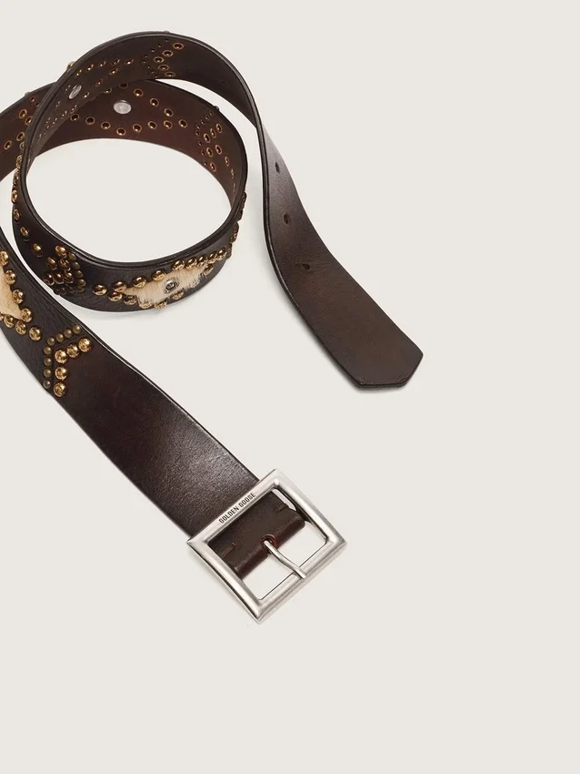 Cinturón Sierra para mujer en cuero color caoba con tachuelas decorativas