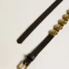 Cinturón Trinidad negro de cuero lavado con tachuelas doradas