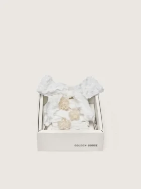Cordones arrugados blancos de Pieles con apliques de cuentas en forma de flor