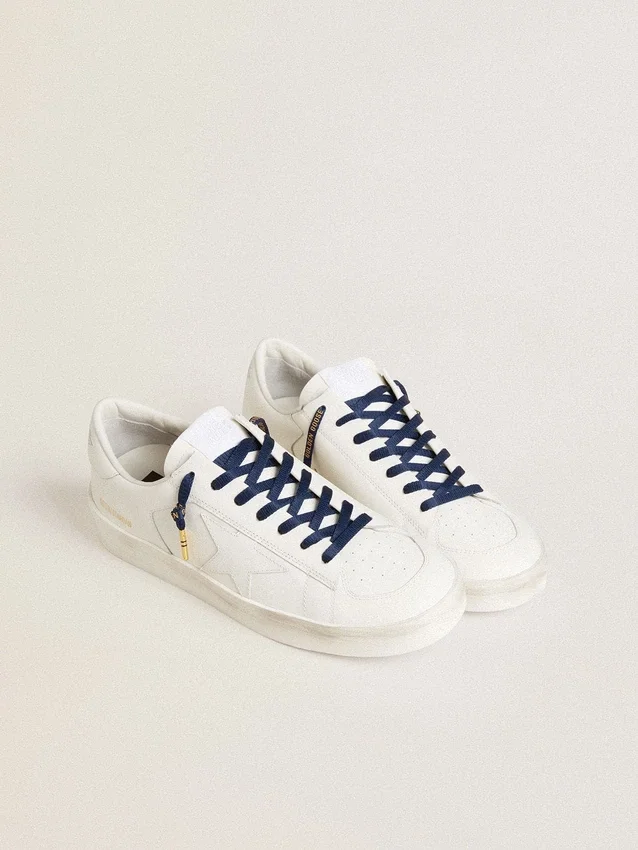 Cordones de algodón azul con logotipo dorado en contraste