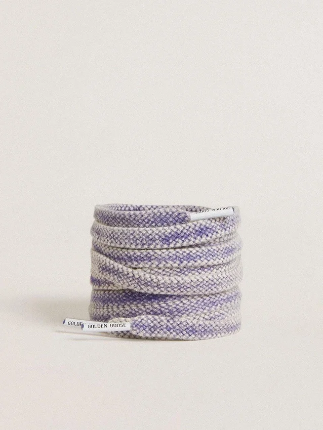 Cordones de algodón en tono púrpura desgastado con puntas con el logotipo
