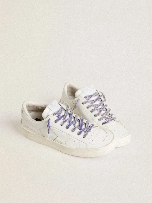 Cordones de algodón en tono púrpura desgastado con puntas con el logotipo