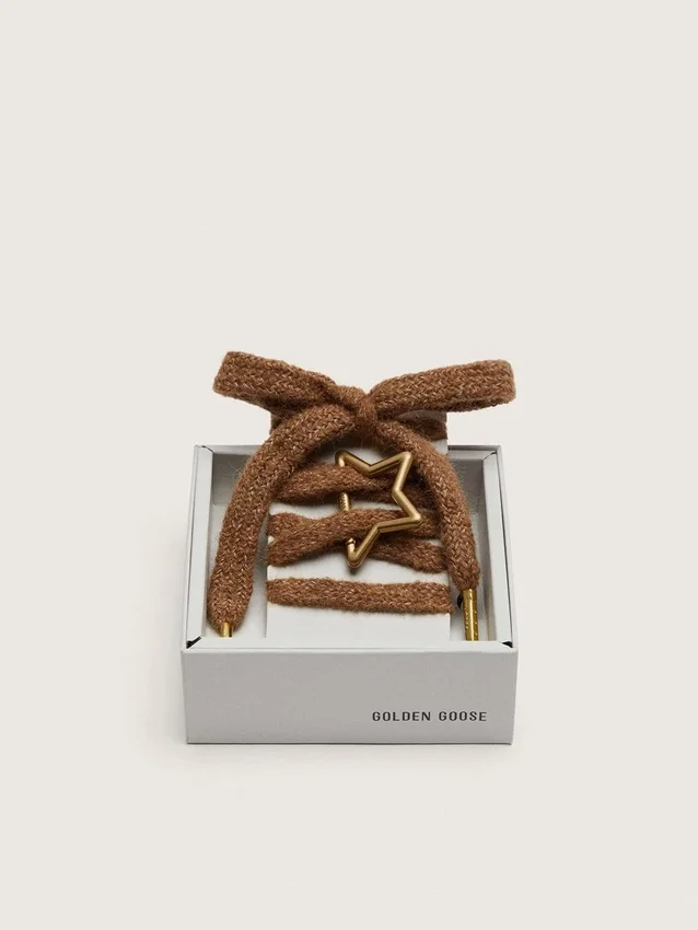 Cordones de lana de color marrón «Pieles» con gancho de cierre en forma de estrella dorada