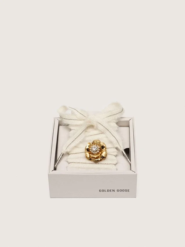 Cordones de mohair blanco «Pieles» con dije de joyería