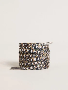 Cordones marrones con estampado de leopardo y estrellas blancas en contraste
