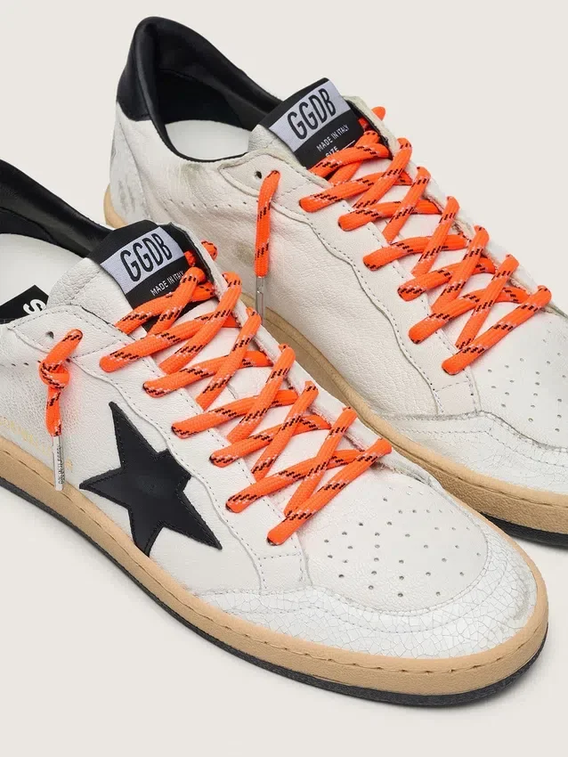 Cordones naranjas para senderismo con detalles en gris y negro