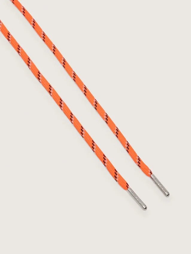 Cordones naranjas para senderismo con detalles en gris y negro