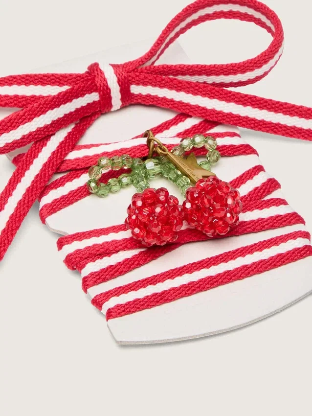 Cordones «Pieles» rojos y blancos con diamante en forma de cereza