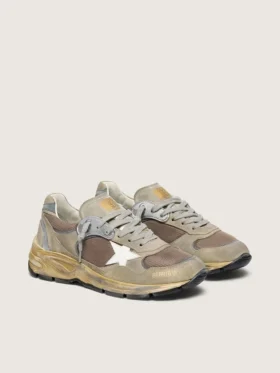 Dad-Star para mujer en gamuza gris paloma y malla plateada con estrella de cuero blanco y lengüeta de gamuza en el talón