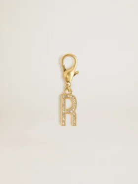 Dije con la letra R de latón dorado con cristales