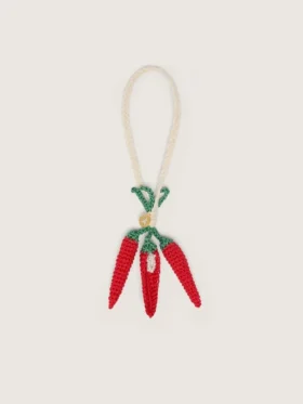 Dije de chile en crochet de algodón con cadena de crochet blanca