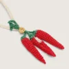 Dije de chile en crochet de algodón con cadena de crochet blanca