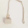 Estuche para AirPods en blanco desgastado