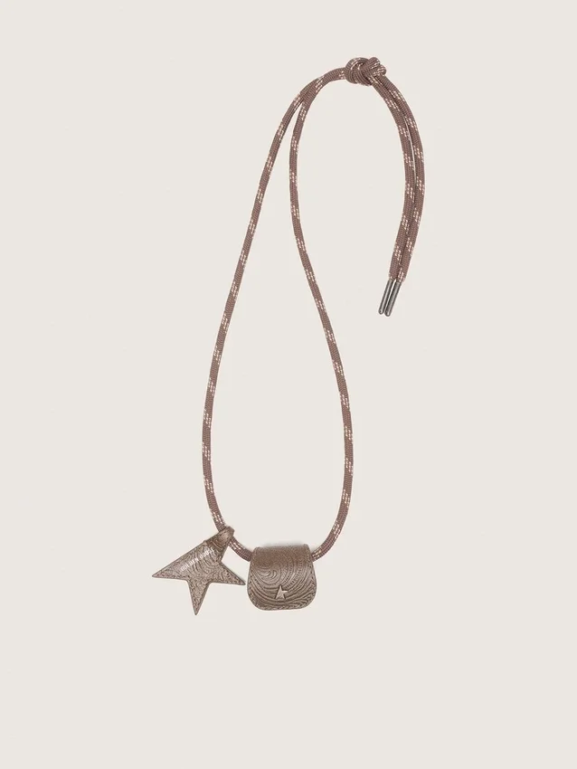 Estuche para lentes con cordones de cuero beige para senderismo, clip floral y clip en forma de estrella