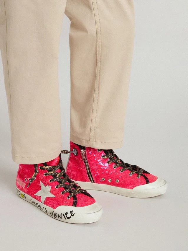 Francy Junior con lentejuelas, estrella de gamuza gris hielo y cordones con estampado animal